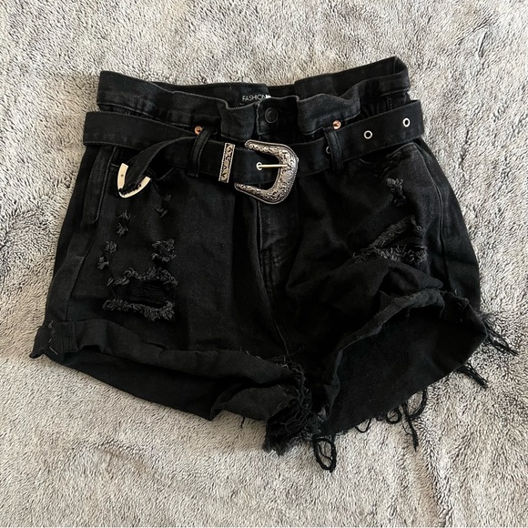 ✨ SOLD ✨ Fashion Nova | Palm Springs Belted Denim High-Waisted Shorts - Picture 1 of 3